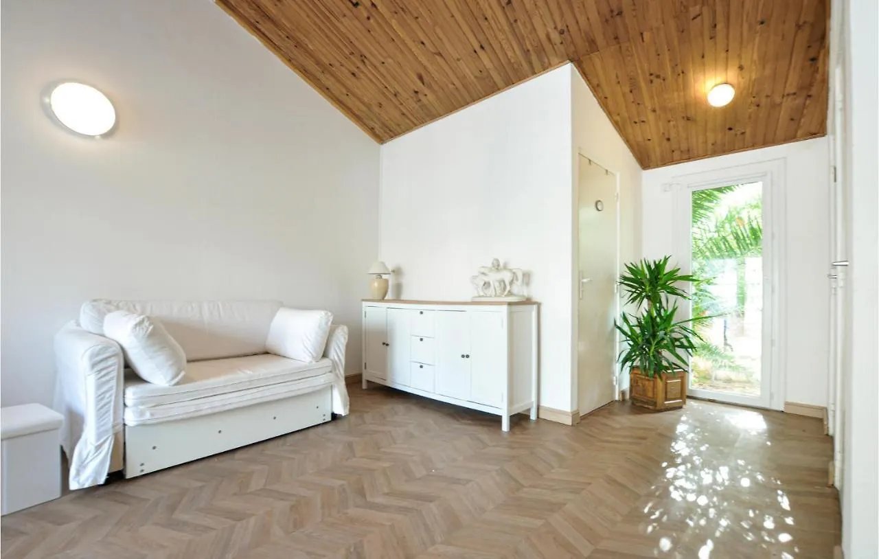 Cozy Home In Mouans-Sartoux With Kitchen